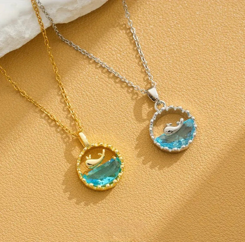 Collar Ballenita 🐳 | Baño en Oro 🥇 + Caja Premium Gratis 🎁