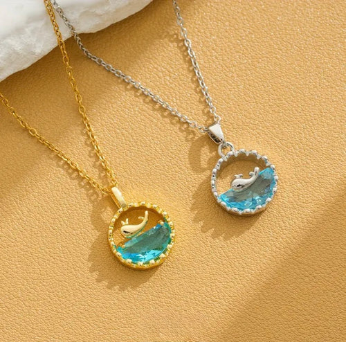 Collar Ballenita 🐳 | Baño en Oro 🥇 + Caja Premium Gratis 🎁