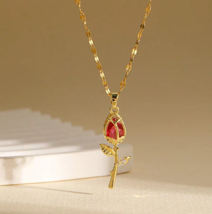 Collar Tulipán 🌷 Baño de Oro ✨ + Caja de Regalo Gratis 🎁